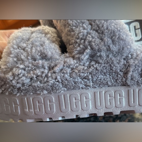 Ugg slides - Picture 2 of 6